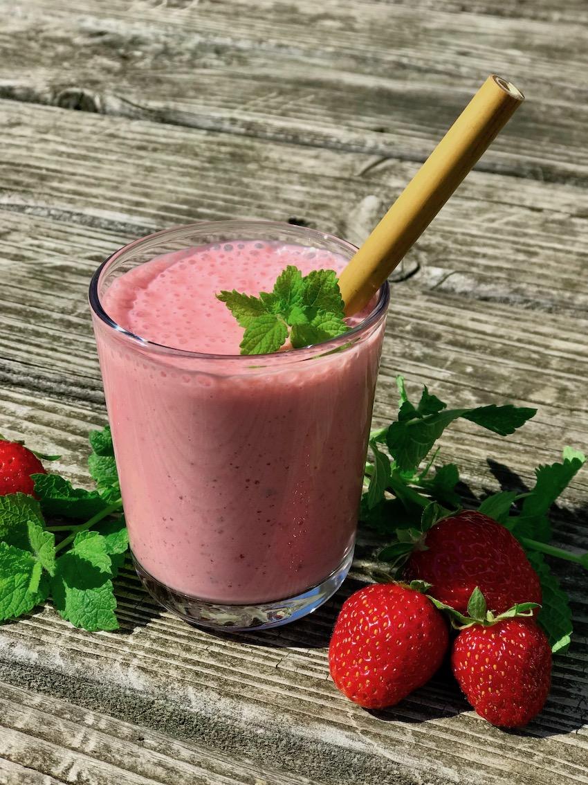Erdbeer-Shake (nur 87 kcal!) - Kochtheke