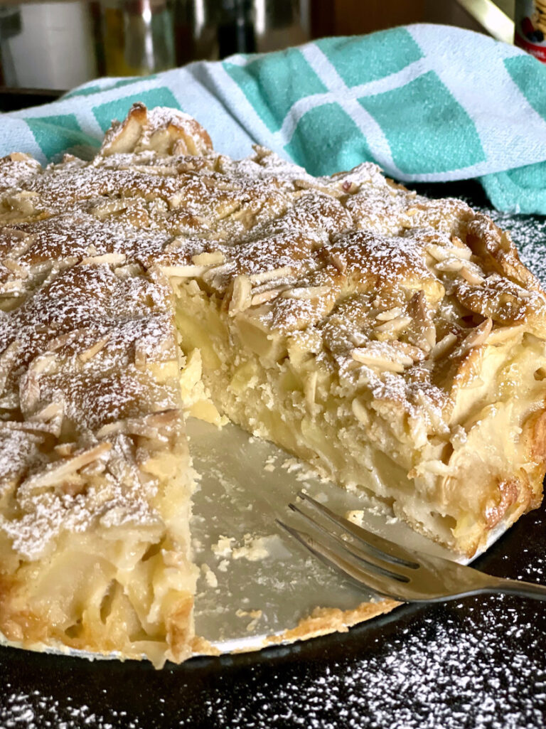 Einfacher Apfelkuchen - Mega Saftig! - Kochtheke